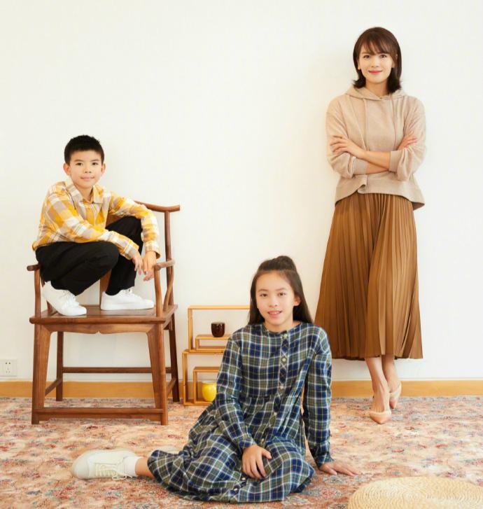 41岁刘涛携一双儿女登封面，儿子帅气但更像妈妈 女儿像爸爸