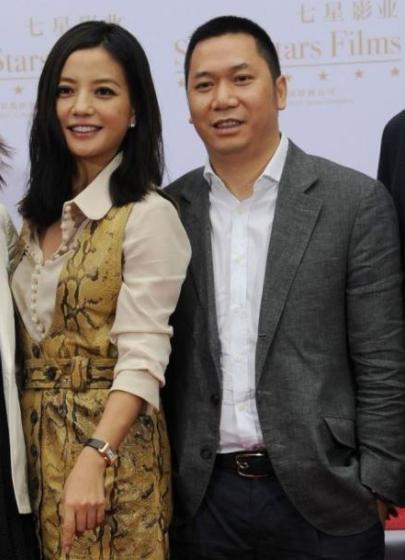 43岁黄有龙与赵薇离婚？黄有龙回应，网友这才是一家人的样子
