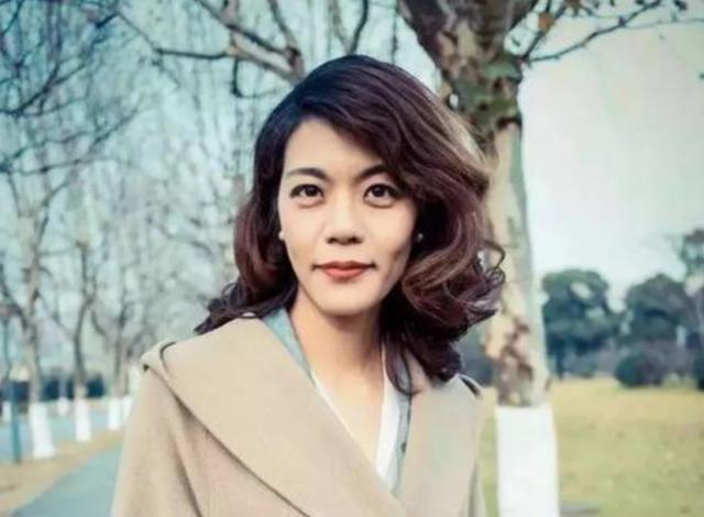 “网红”复旦教授陈果被叫停授课，知情人透漏背后真相：句句扎心