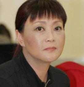 合作过众多春晚男演员，比宋丹丹还红，遭遇丈夫出轨淡出荧幕