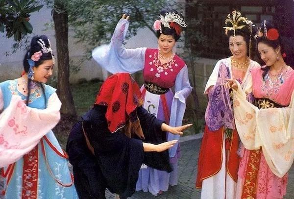 干部专业户演员廖京生豪宅意外曝光，妻子是内地第一古典美女何晴