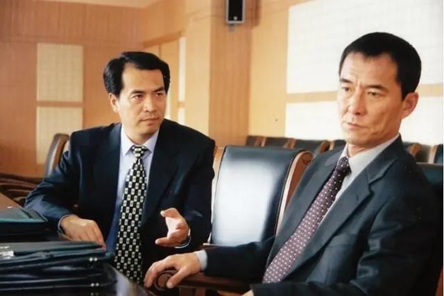 干部专业户演员廖京生豪宅意外曝光，妻子是内地第一古典美女何晴