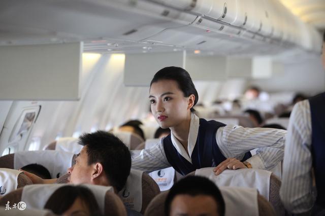 4家航空公司“空姐”工资大揭秘，“空姐”薪资是你想的那样吗？