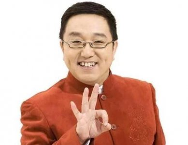 ​他曾是赵本山助理，二婚娶小11岁丫蛋，如今一家三口幸福美满