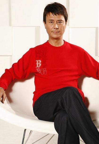 64岁刘德凯与法国妻子近照，回归单身谈及家庭愧疚生活如同白纸