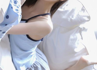 ​怀孕后婆婆细心照顾我，饭桌上她提一要求，我假装头疼