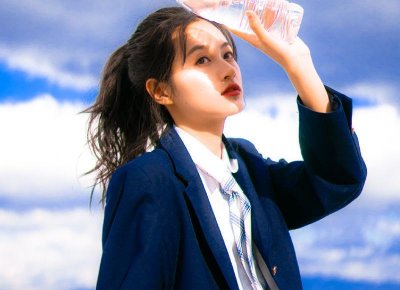 ​找了个在校生做女朋友(女老师在网上找对象)