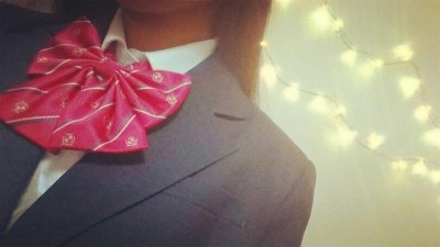 ​领结婚证穿什么颜色衣服好看