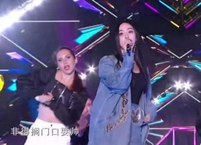 ​杨幂的这个角度竟然撞脸李小璐！你们发现了吗？