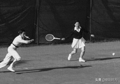 日本皇后美智子的年轻美照