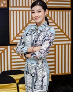 ​越南“第一美女”有多美丽？五官精致，皮肤白嫩，太漂亮了