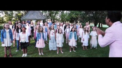 ​美国跨界儿童合唱团《What About Us》，清澈感人