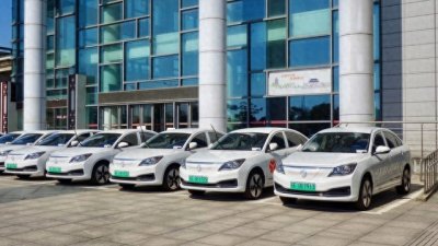 ​探寻魔都网约车司机的收入：每天12小时，全年无休，究竟能挣多少