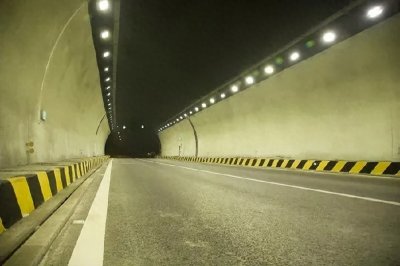 ​隧道效应的危害有多大？列车高速穿过隧道，不可思议的现象发生了