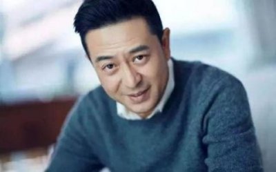 ​张嘉译走路姿势最近为什么火了？