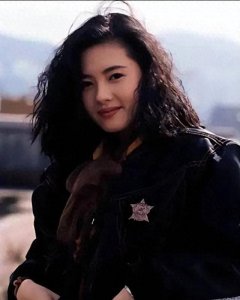 ​“艳星”影后李丽珍:三级片代表作火遍大街小巷，三点全露有多敢