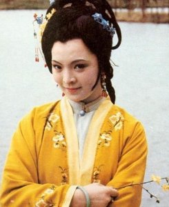 ​87红楼丨她是夏金桂的扮演者，因一热心之举，被定为夏金桂扮演者