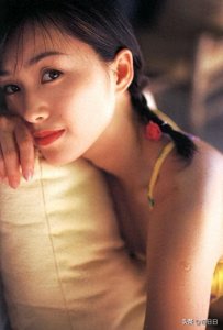​私密处竟有美丽蝴蝶？献身于艺术的东瀛女星——酒井法子
