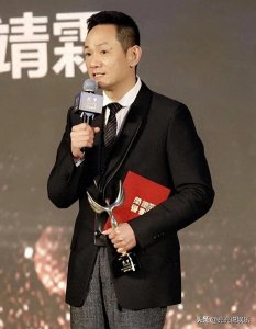 ​爱妻去世14年，葬礼上哭到昏厥发誓永不再娶的果靖霖，如今怎样了