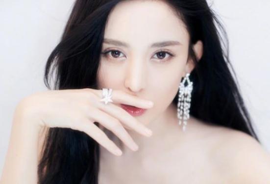 杨紫上榜北电校花, 被网友群嘲“北电没人了”, 第一位名副其实