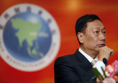 ​富士康总裁郭台铭：前妻助其成为台湾省首富，现任妻子比他小24岁