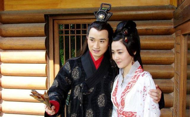 一代名妓苏小小，美艳动人文采卓越，却为爱情痴守一生
