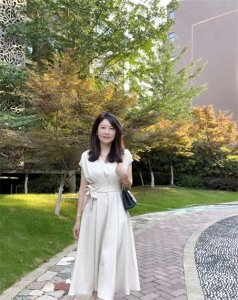 ​50岁风韵犹存的女人，道出了她一生不为人知的风流韵事