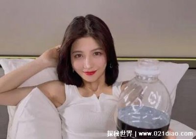 ​万小七的真实身份，万小七大排档老板(现实里是真实的霸道总裁)