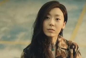 鄂博用一部戏改写结局（从星女郎成糊咖的鄂靖文）