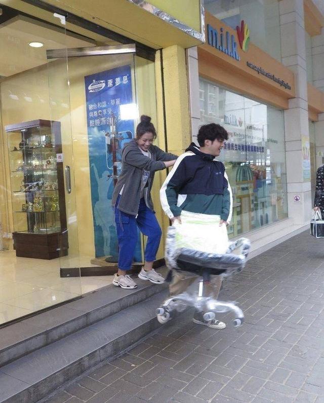 tvb经典连续剧排行榜（落选港姐新剧与TVB力捧小生饰演兄妹）(6)