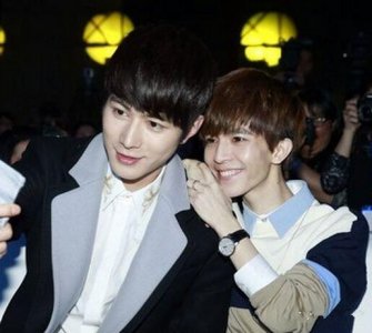 ​陈学冬恋情曝光，小四：纯属捏造；已交由律师处理