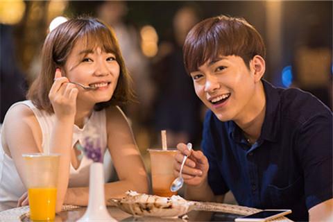 相亲要不要给对方送礼物1