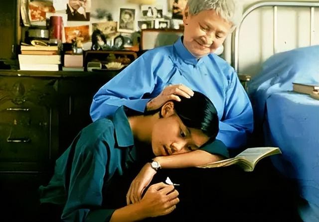 适合一家人一起看经典电影推荐（中秋观影推荐11部必看的经典家庭电影）(1)