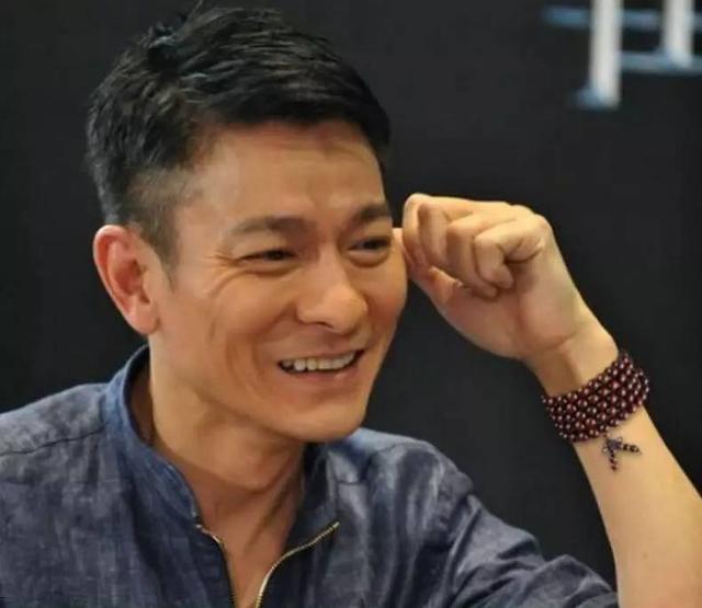 有哪些名人手串值得收藏（20位明星戴手串谁戴着最有范）(2)