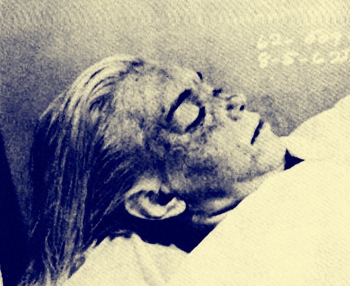 性感女神梦露8张照片：为拍电影曾两次流产，图八遗体非常憔悴