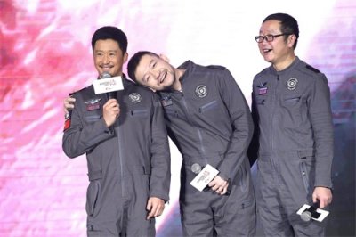 ​贺岁档两部情怀电影：周星驰偏爱粤语歌，韩寒选歌代入感很强