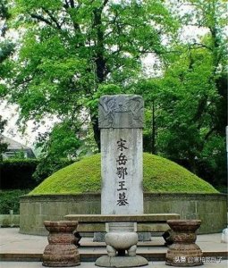 ​杭州栖霞岭抗金英雄岳飞墓题联