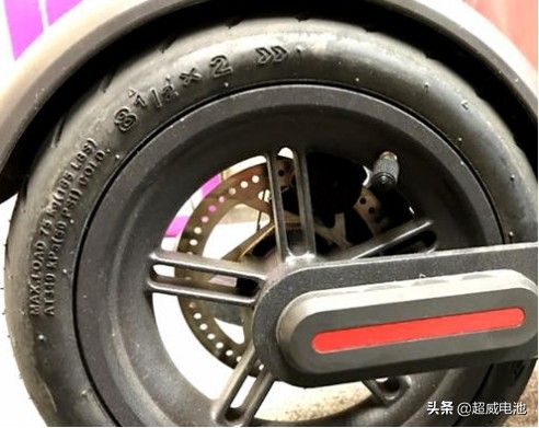 打气筒打真空胎技巧电动车(车轮胎正确充气方法)