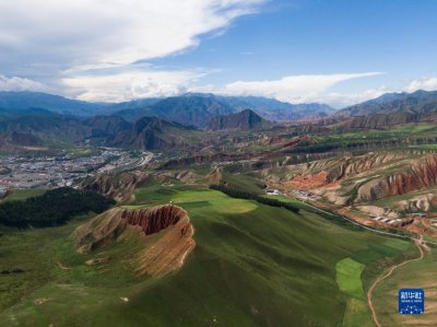 ​祁连美景迎客来