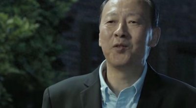 ​陈清泉原是《人民的名义》中的配角，但因学外语情节崭露头角，