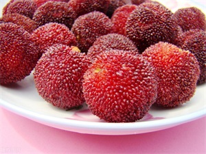 泡杨梅酒一斤杨梅几斤酒(杨梅泡酒的正确泡法)