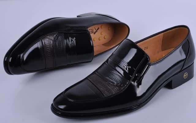 红蜻蜓皮鞋商标哪个是真的(红蜻蜓皮鞋怎么样)