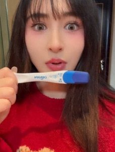 ​周杰伦执导电影《天台爱情》女主角李心艾官宣怀孕