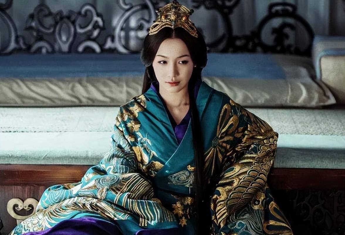 《传家》中三大美女演员性格各有特点，秦岚温婉，吴谨言古灵精怪