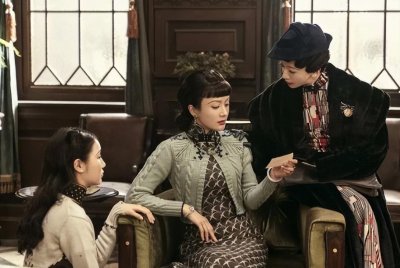 ​《传家》中三大美女演员性格各有特点，秦岚温婉，吴谨言古灵精怪