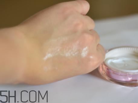 凯伊秀焕亮晚霜多少钱?凯伊秀焕亮晚霜好用吗? 凯伊秀焕亮晚霜多少钱?凯伊秀焕亮晚霜好用吗?