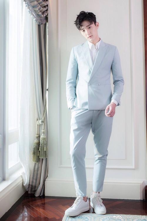 21位身高180以上的小鲜肉男星,原来朱一龙在其中是最矮的!