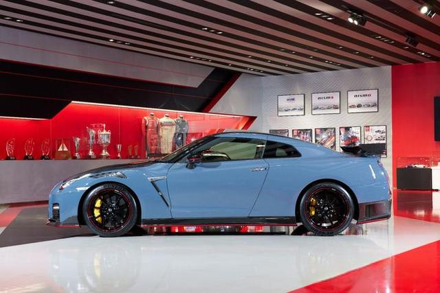 日产战神GTR-Nismo特别版，GTR的万兽之王，东京遇见哥斯拉-