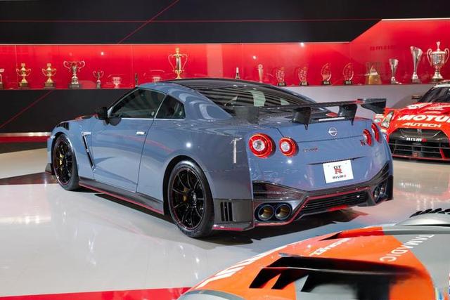 日产战神GTR-Nismo特别版，GTR的万兽之王，东京遇见哥斯拉-