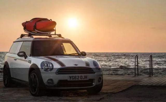 摩托跑车400cc价格多少钱？本田四缸400CC的摩托车跑车卖多少钱?-